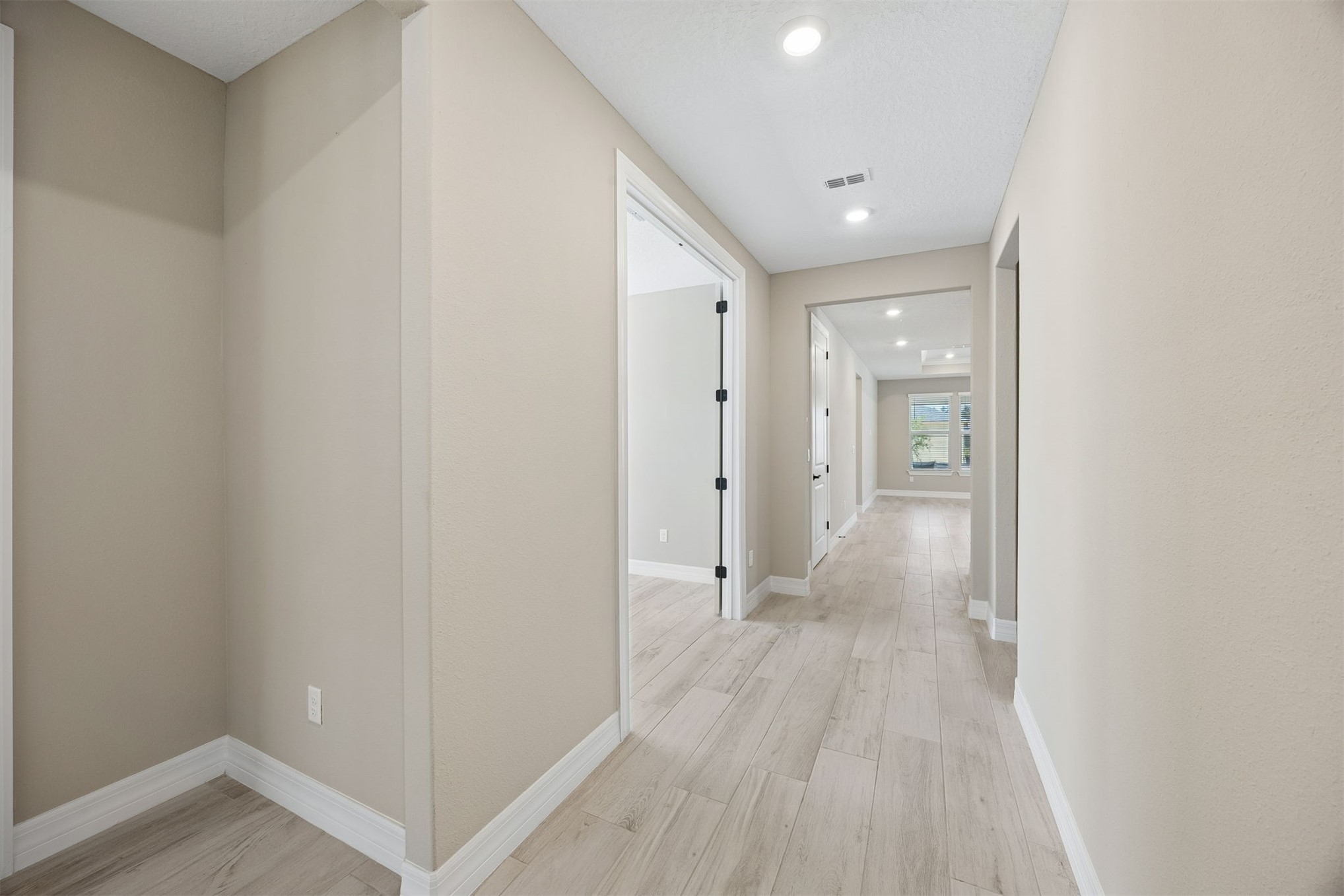 729 Continuum Loop Yulee, FL 32097 - Photo 6 of 55 Ready for your personal touches.
