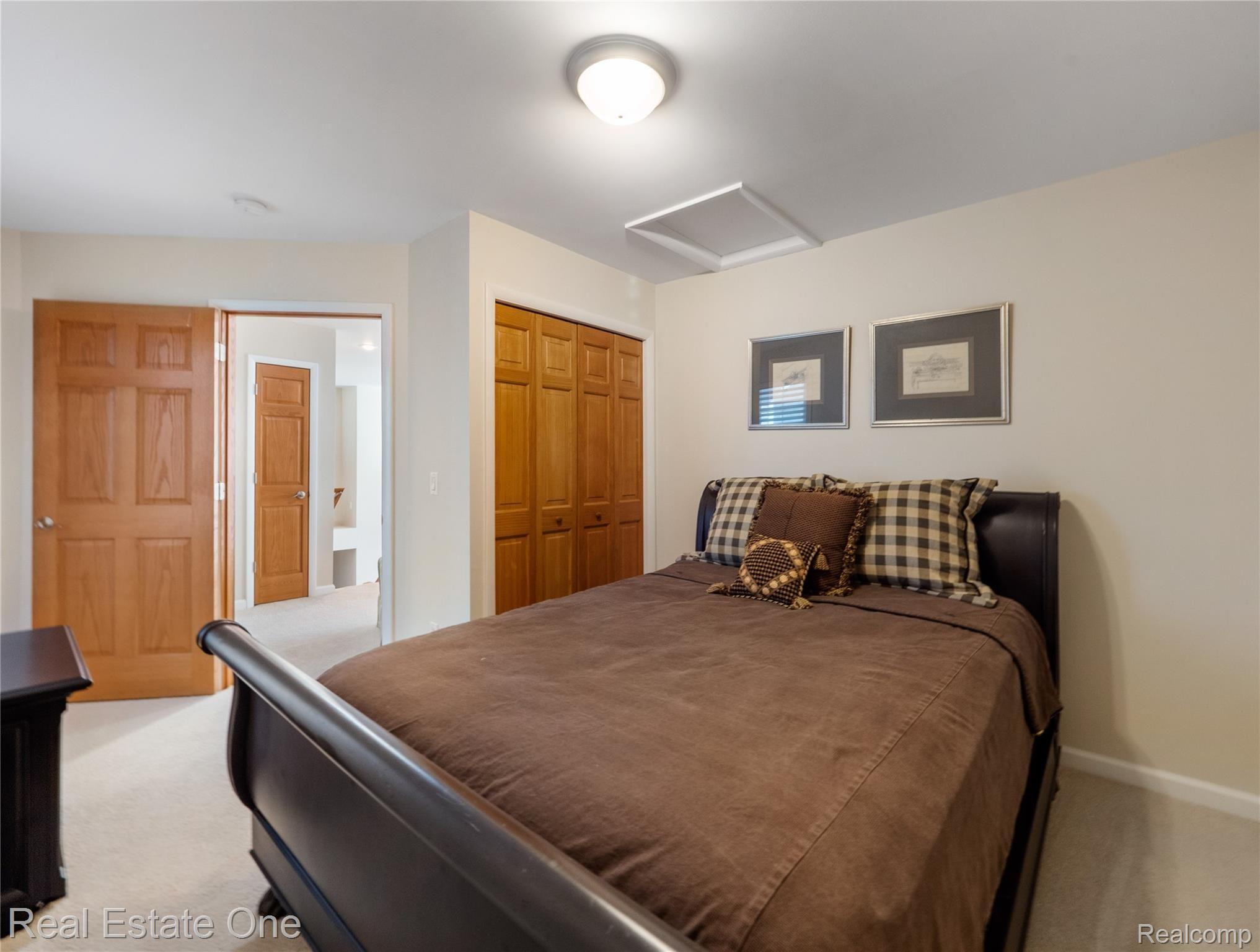 449 Willard Avenue Rochester, MI 48307 - Photo 41 of 53 2nd Flr Bedroom 3.jpg