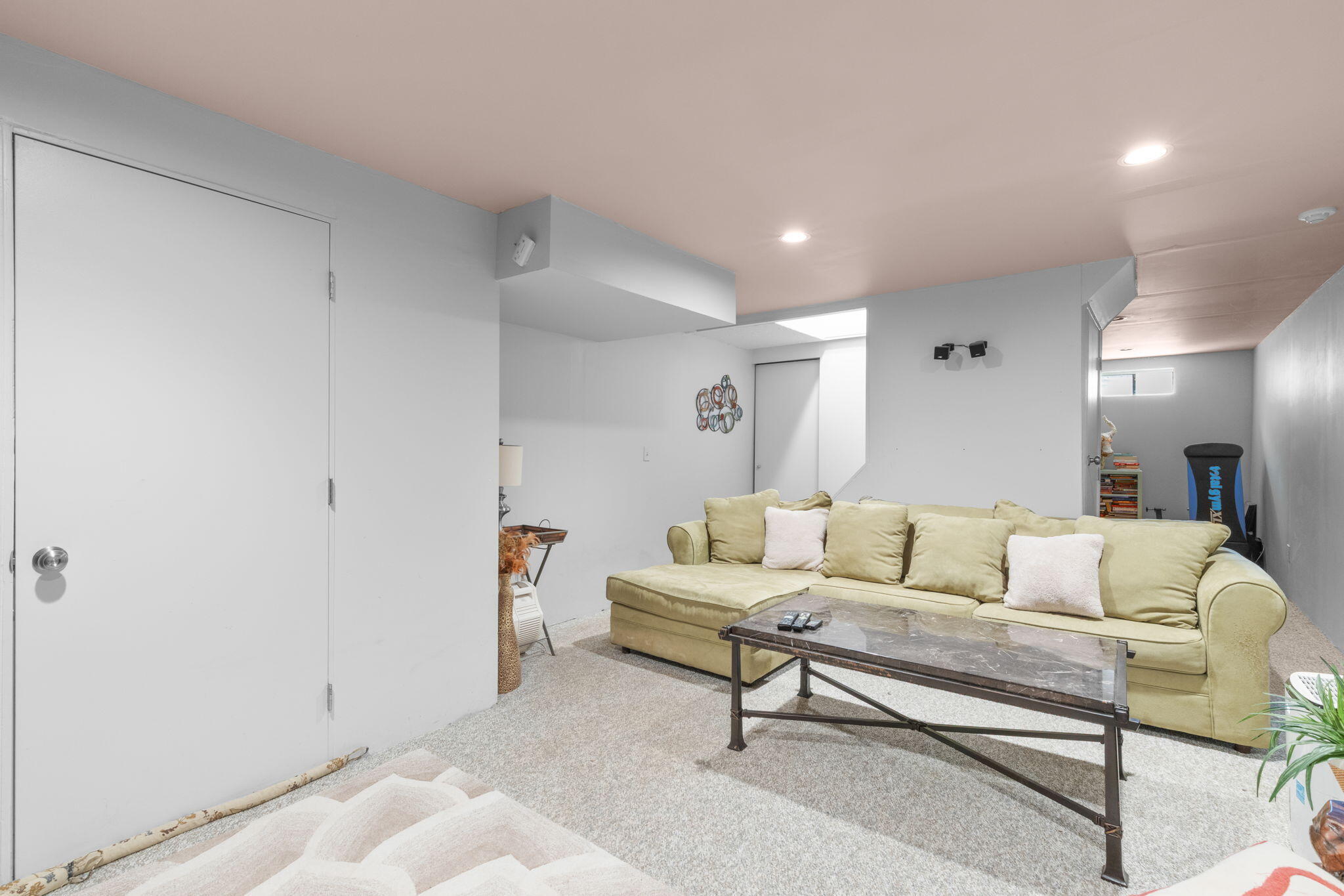 300 Falmouth Road, Unit 20C Mashpee, MA 02649 - Photo 27 of 38 a living room with furniture and a couch