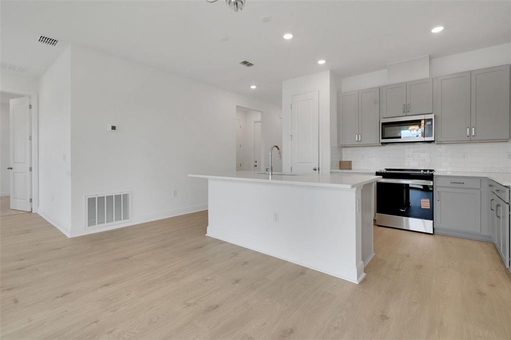 1018 Swamp Chestnut Loop Lady Lake, FL 32159 - Photo 15 of 39