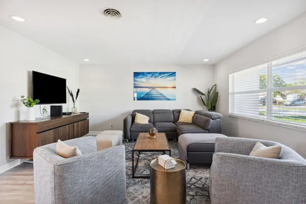 $5,300 | 428 Southeast 2nd Street, Deerfield Beach, FL 33441