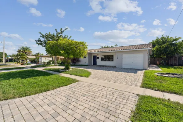 $5,300 | 428 Southeast 2nd Street, Deerfield Beach, FL 33441