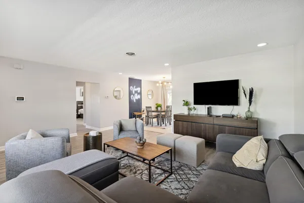 $5,300 | 428 Southeast 2nd Street, Deerfield Beach, FL 33441