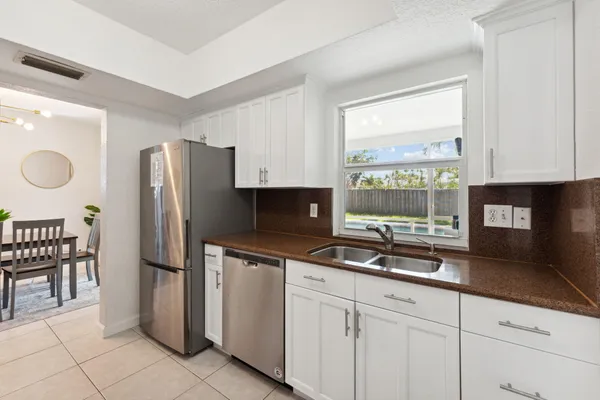 $5,300 | 428 Southeast 2nd Street, Deerfield Beach, FL 33441