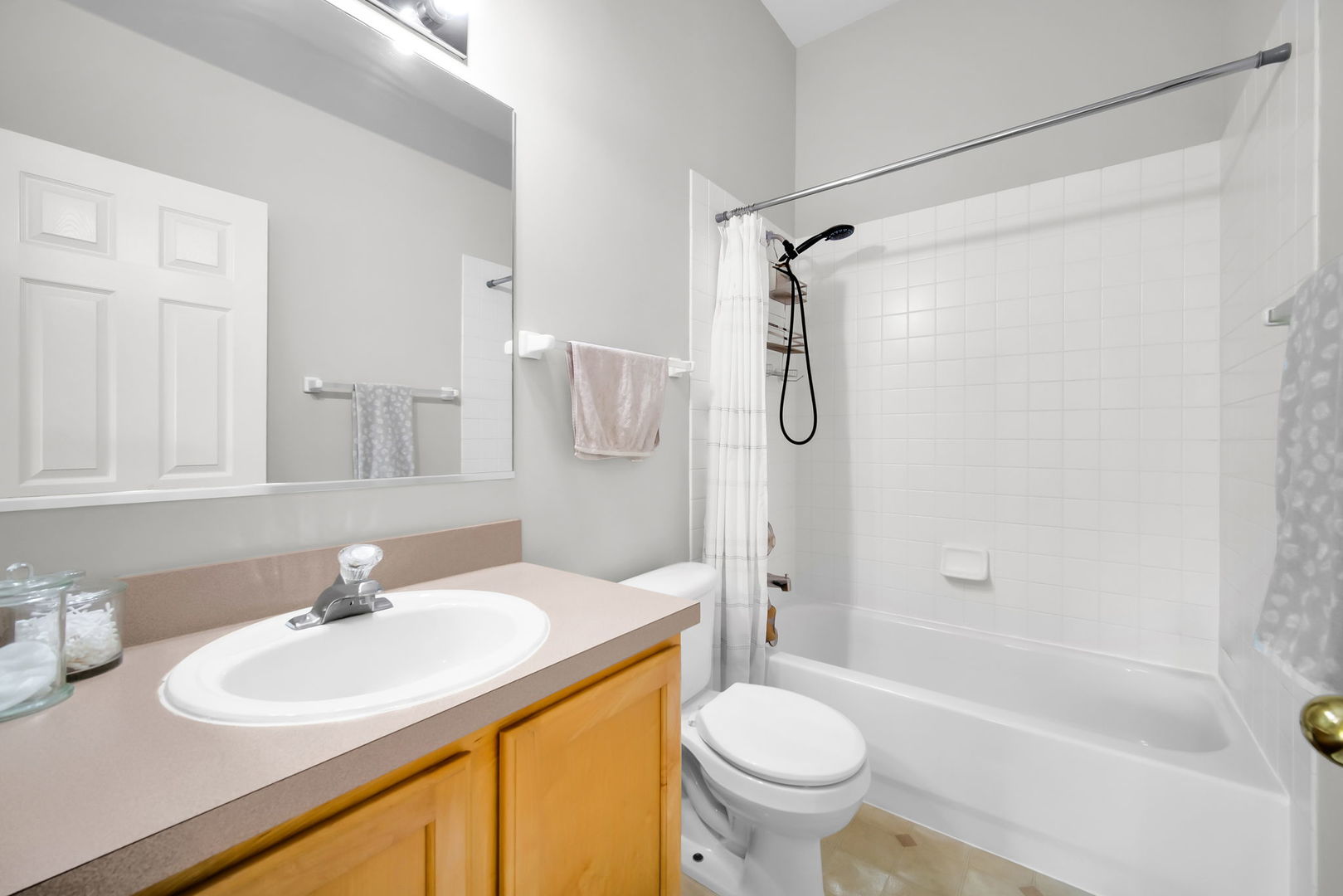 2451 Stonegate Road Algonquin, IL 60102 - Photo 19 of 31 Gallery Image 19