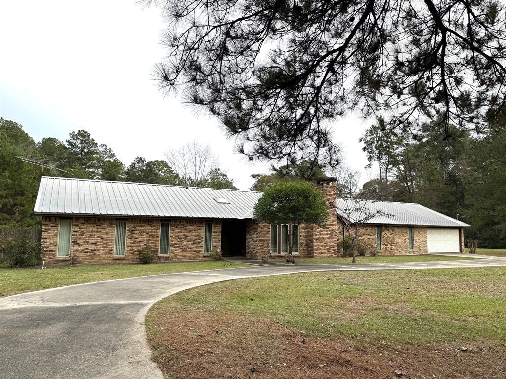 928 North Nellius St  