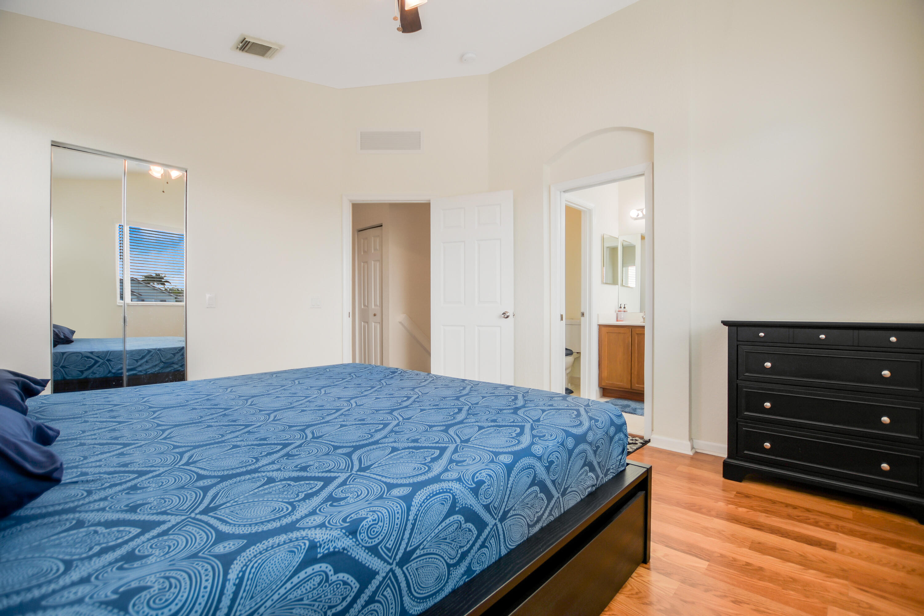 3268 Laurel Ridge Circle Riviera Beach, FL 33404 - Photo 13 of 33 Master Bedroom (2)
