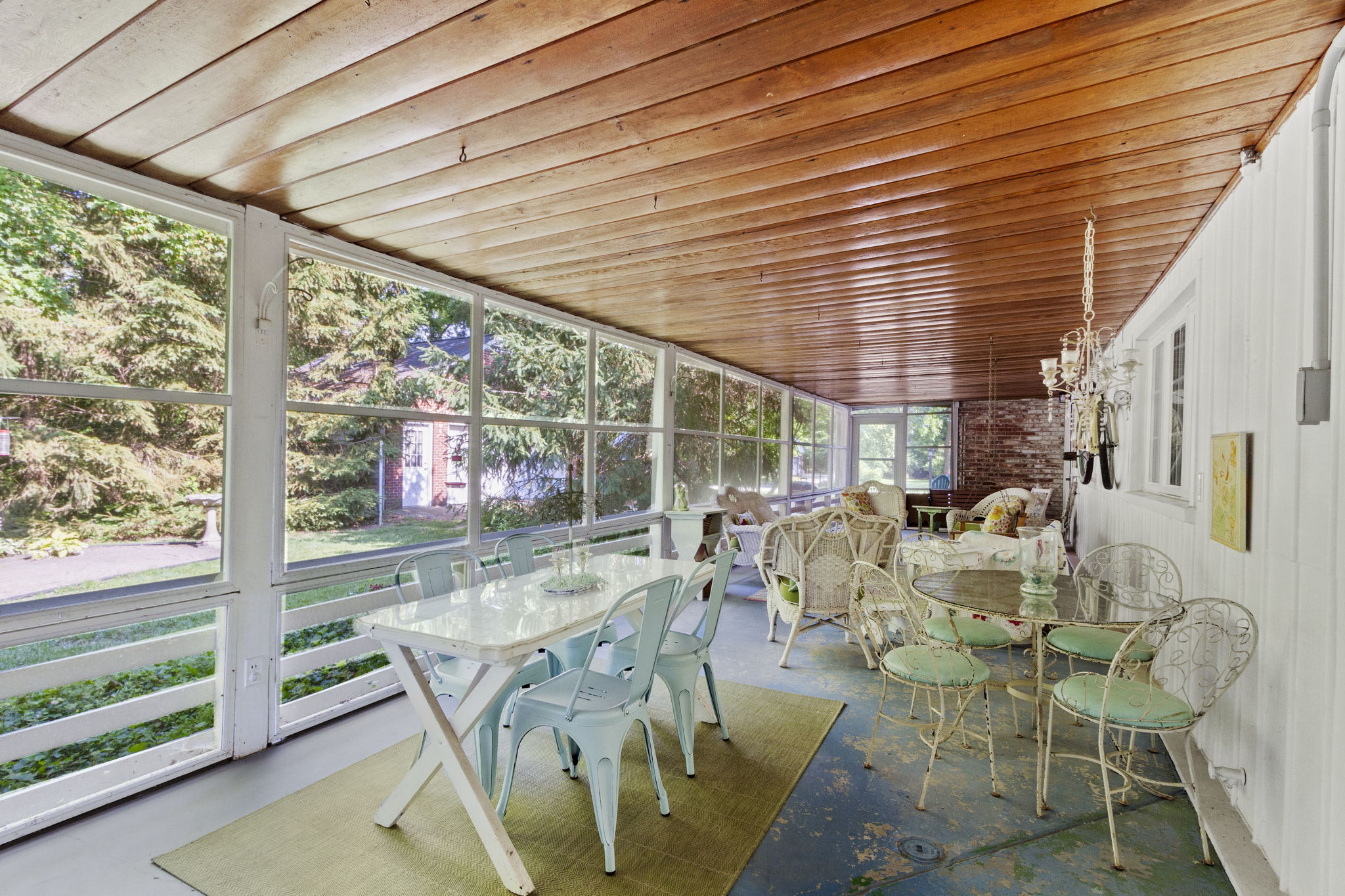 7704 Clarendon Road Indianapolis, IN 46260 - Photo 12 of 54