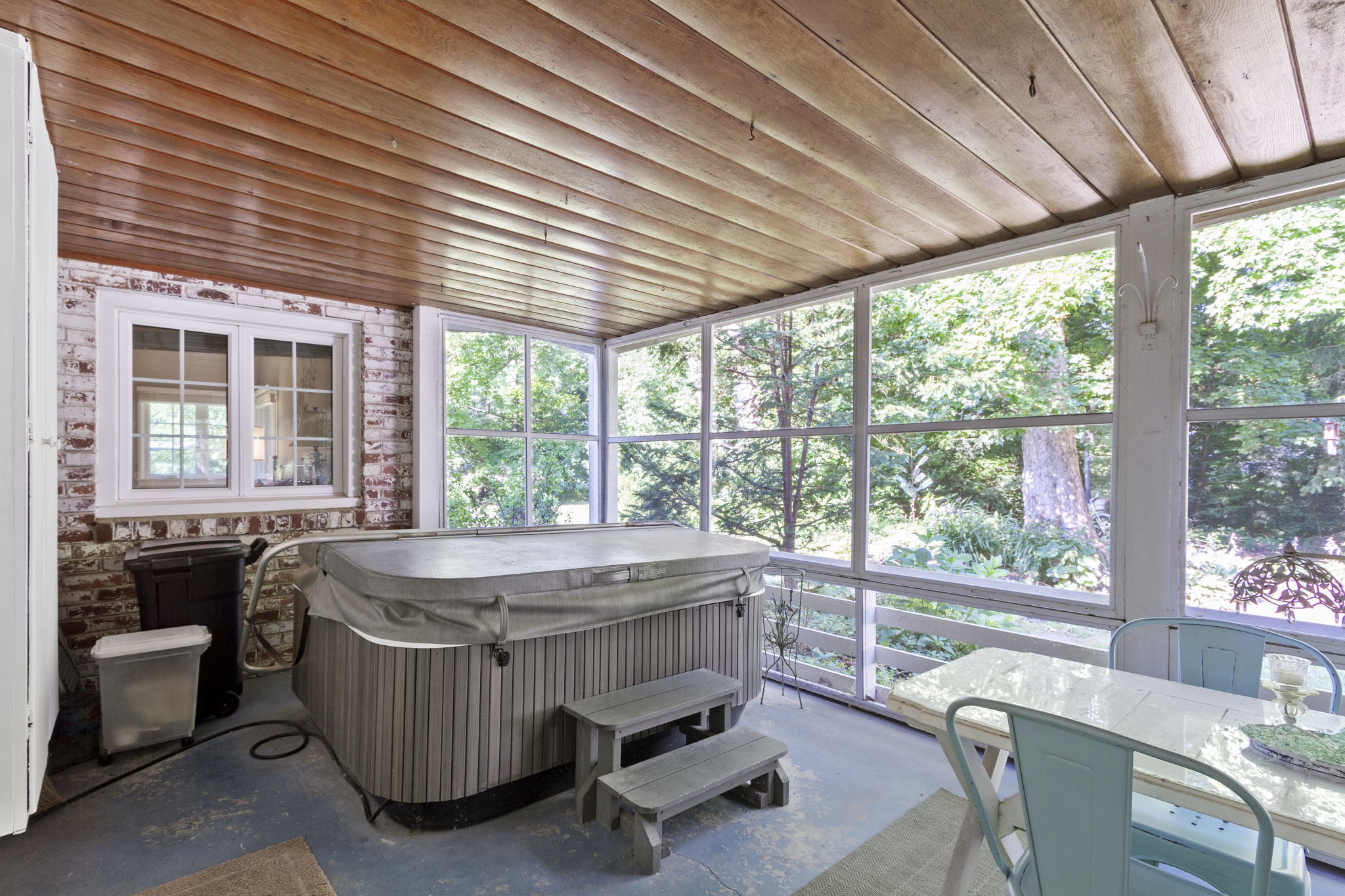 7704 Clarendon Road Indianapolis, IN 46260 - Photo 14 of 54