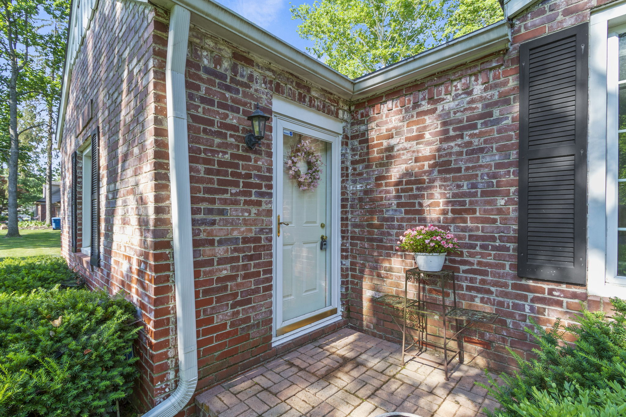 7704 Clarendon Road Indianapolis, IN 46260 - Photo 16 of 54