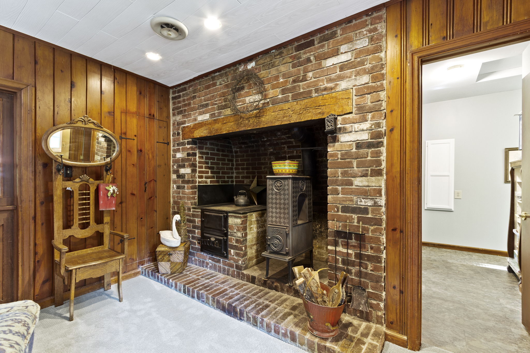 7704 Clarendon Road Indianapolis, IN 46260 - Photo 31 of 54