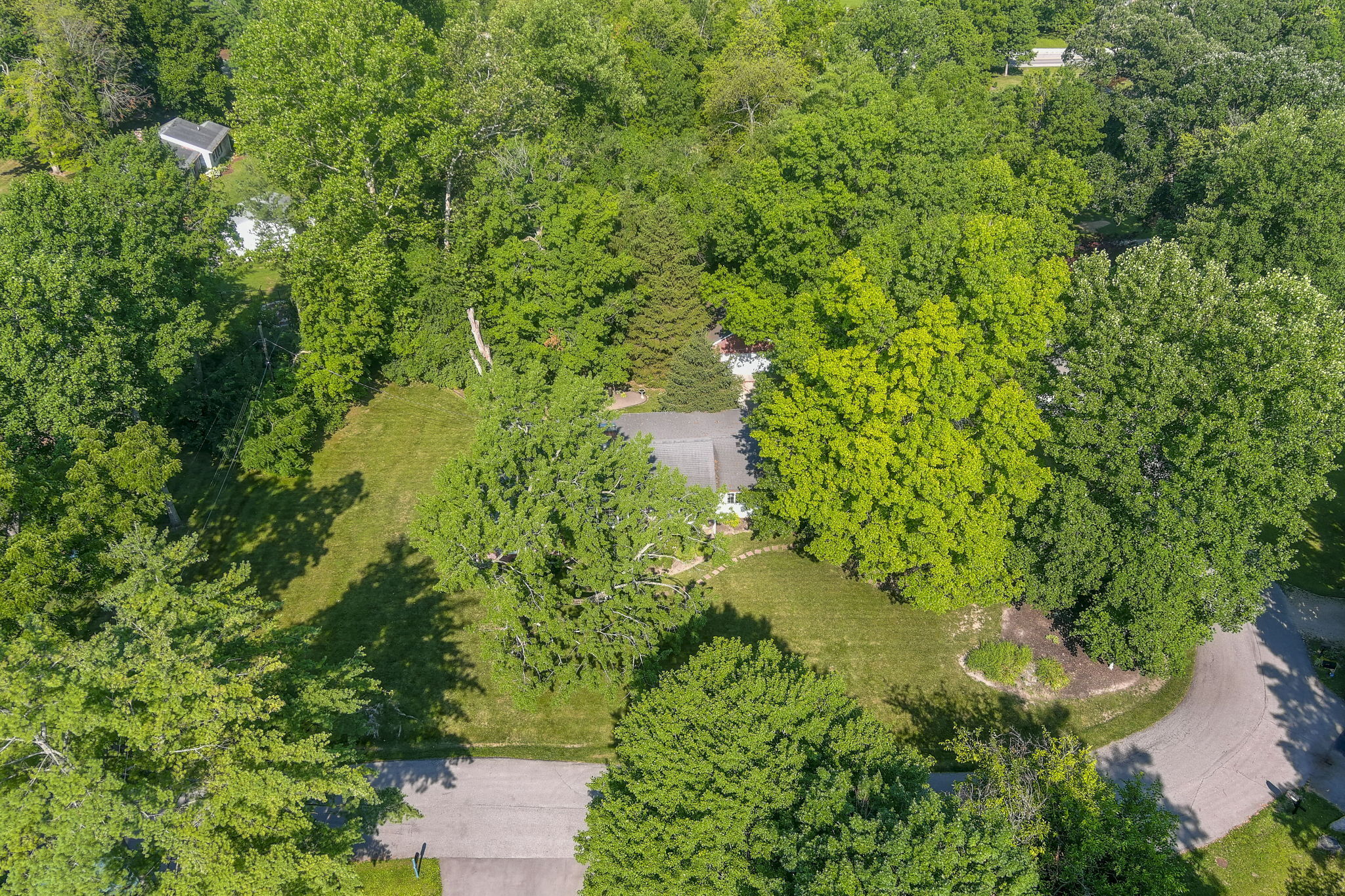 7704 Clarendon Road Indianapolis, IN 46260 - Photo 51 of 54