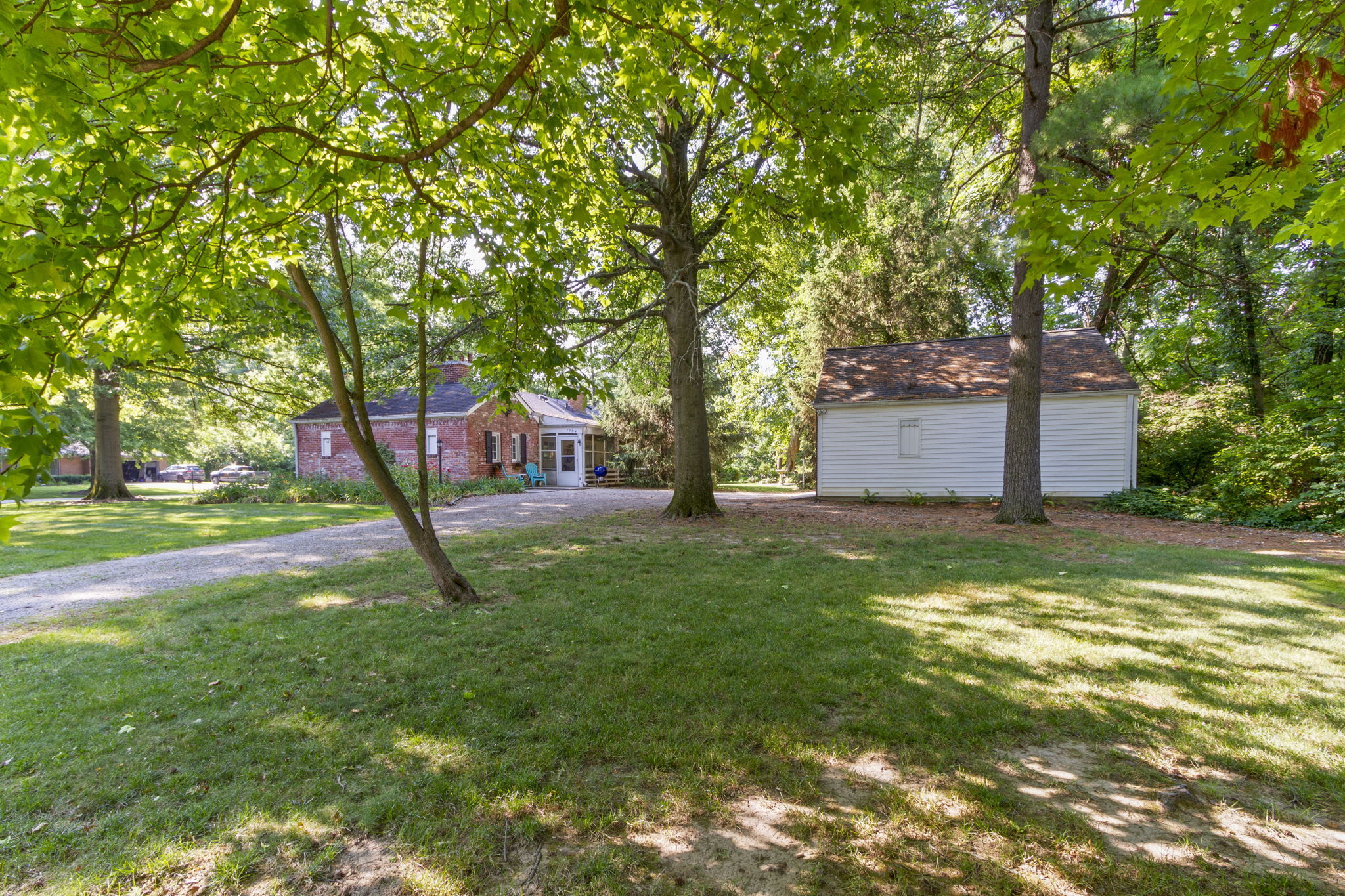 7704 Clarendon Road Indianapolis, IN 46260 - Photo 6 of 54