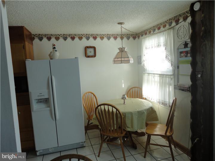 2082 Heather Road Folcroft, PA 19032 - Photo 9 of 20 Kitchen
