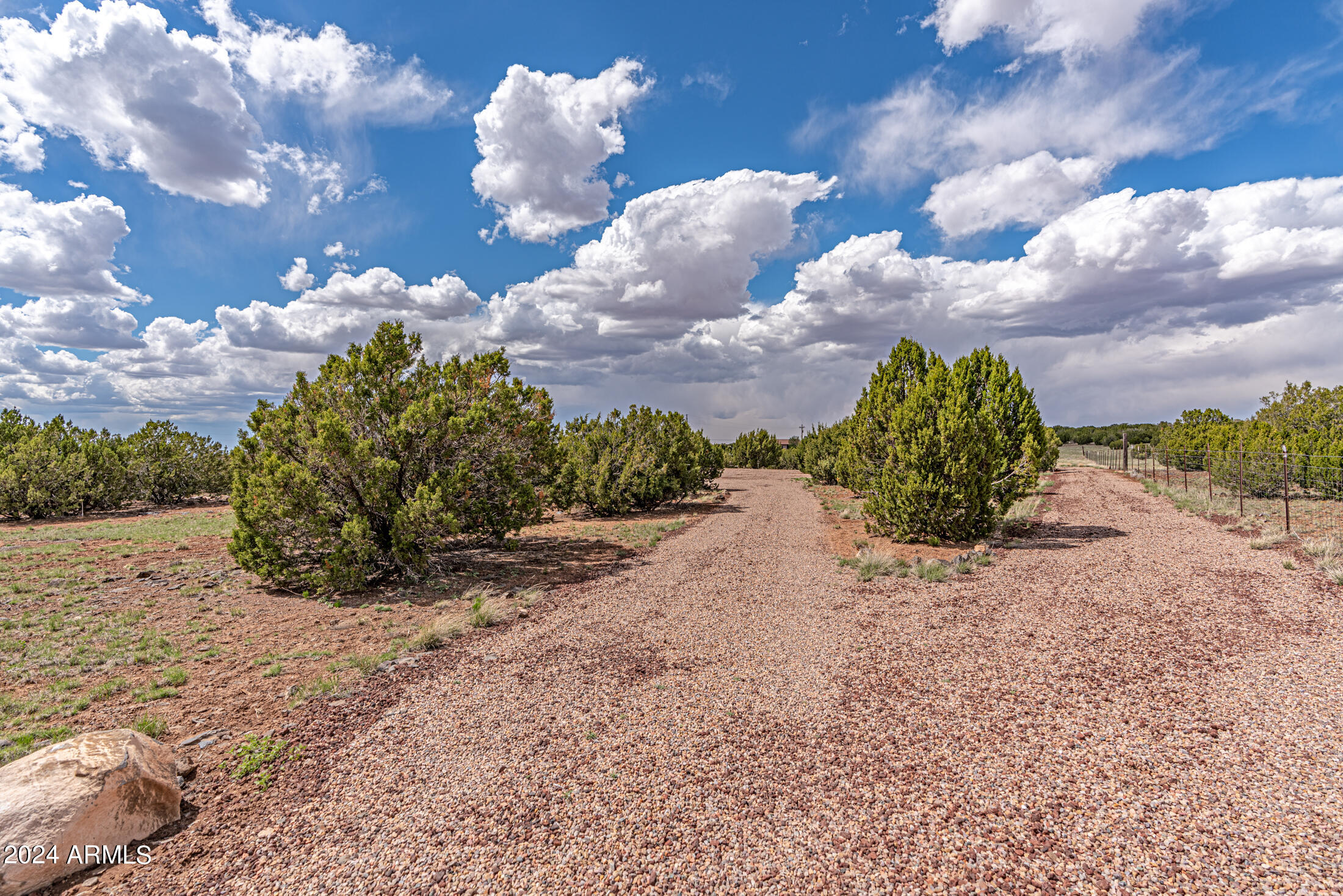 8702 Supancheck Road Show Low, AZ 85901 - Photo 4 of 23 _DSC0064-HDR-Edit