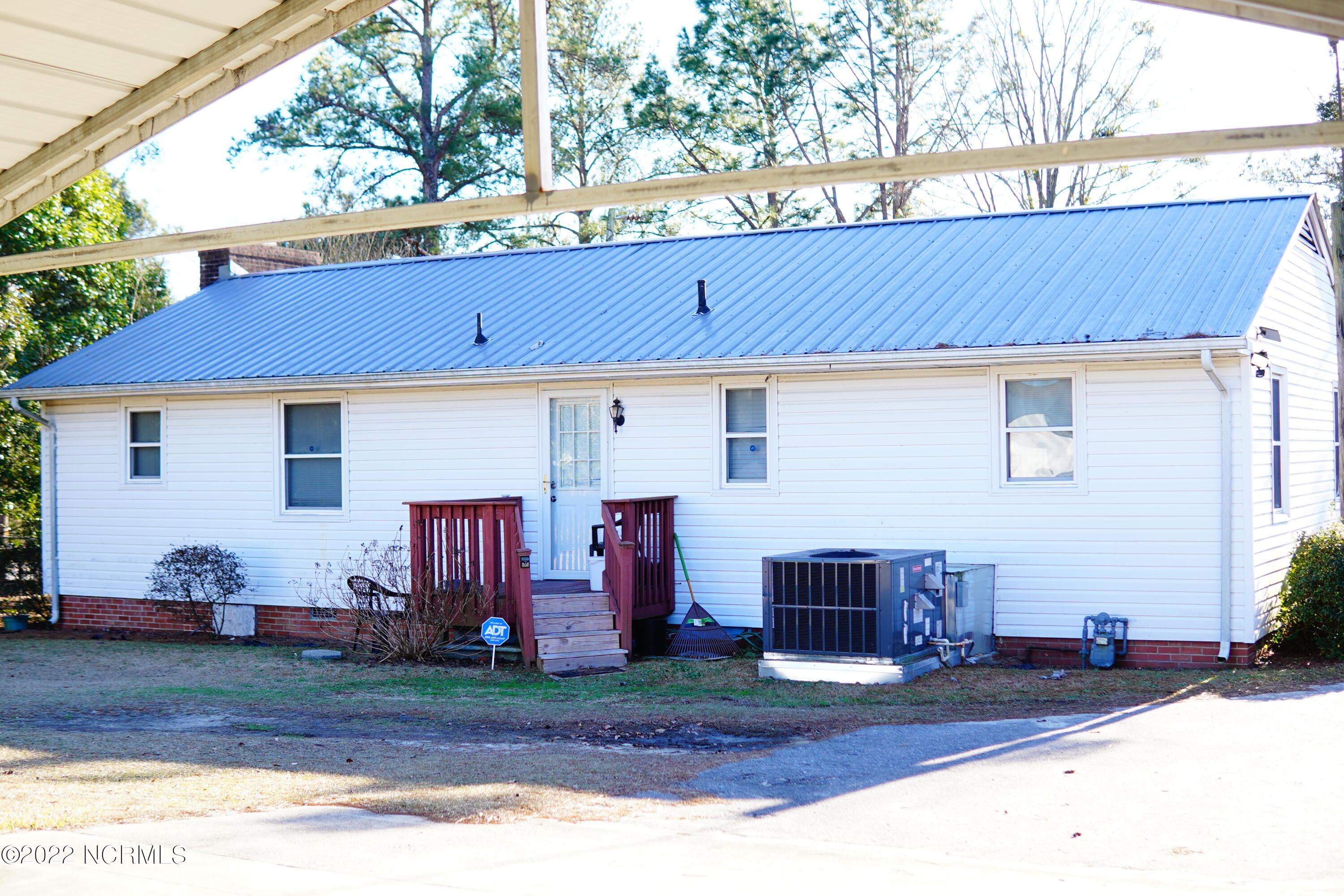 1113 Oak Avenue Rockingham, NC 28379 - Photo 9 of 12 DSC05637