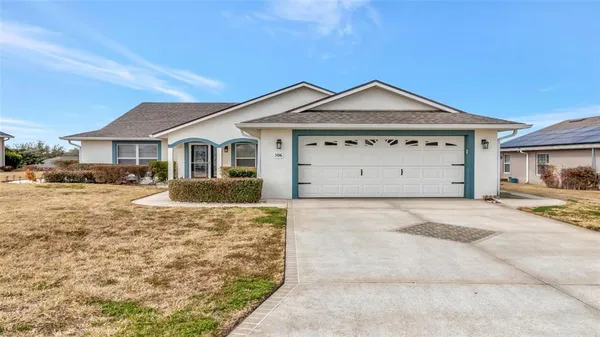 $300,000 | 106 Fairway Circle, Umatilla, FL 32784