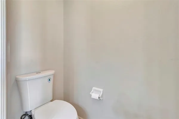 $300,000 | 106 Fairway Circle, Umatilla, FL 32784