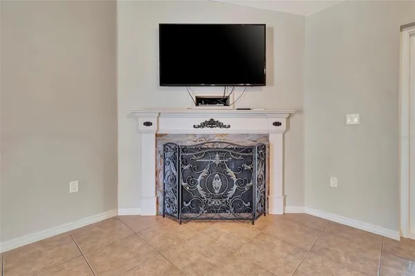 $300,000 | 106 Fairway Circle, Umatilla, FL 32784