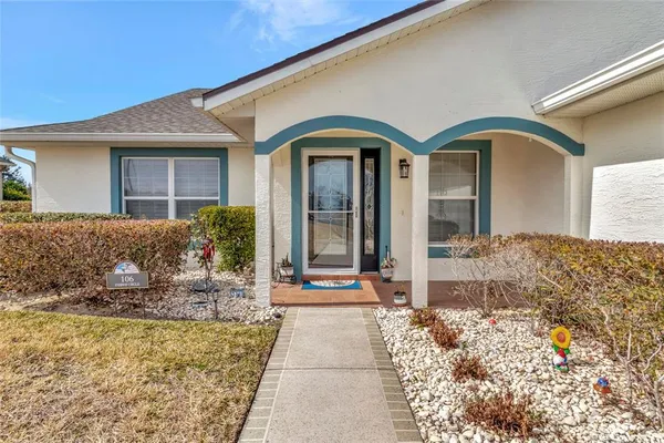 $300,000 | 106 Fairway Circle, Umatilla, FL 32784