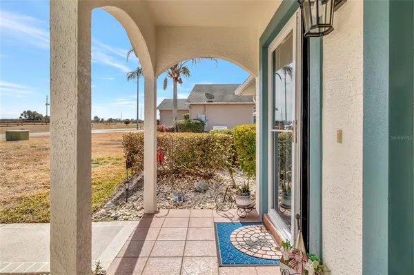 $300,000 | 106 Fairway Circle, Umatilla, FL 32784