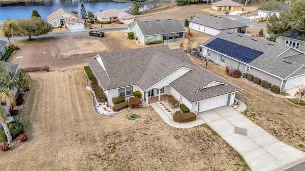 $300,000 | 106 Fairway Circle, Umatilla, FL 32784