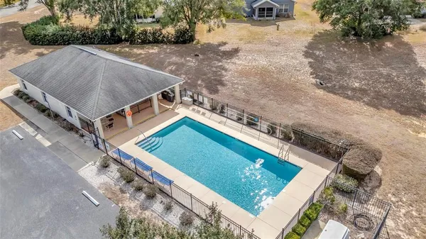 $300,000 | 106 Fairway Circle, Umatilla, FL 32784