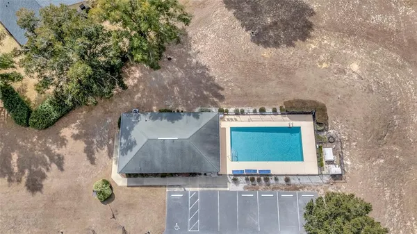 $300,000 | 106 Fairway Circle, Umatilla, FL 32784