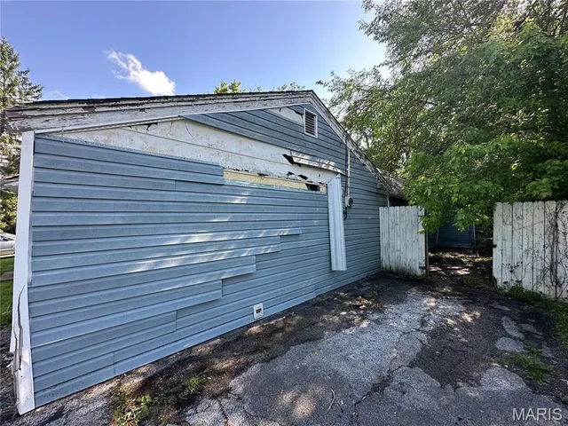 $34,900 | 9833 Dennis Drive, St. Louis, MO 63136