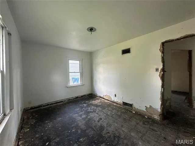 $34,900 | 9833 Dennis Drive, St. Louis, MO 63136