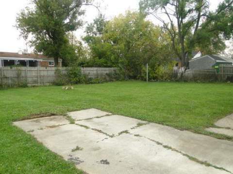 1309 Coldwater Road Flint, MI 48505 - Photo 10 of 10 20422171-9.JPG