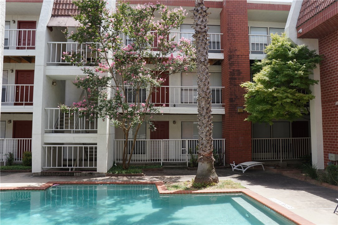 3115 Helms Street, Unit 212 Austin, TX 78705 - Photo 5 of 15