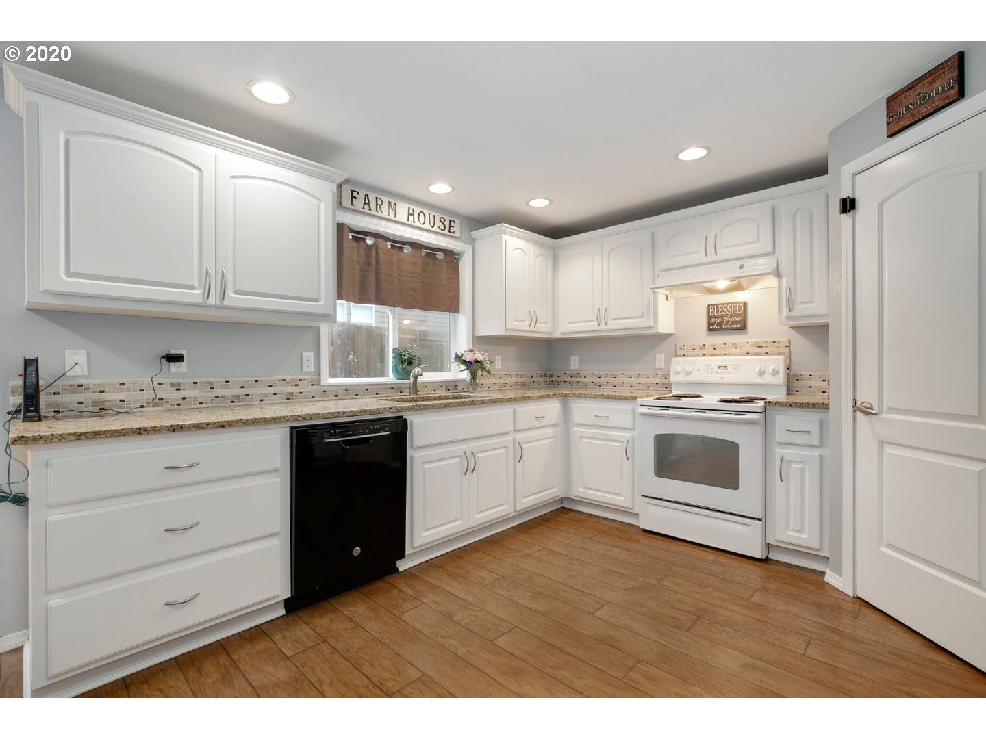 1636 North Falcon Drive Ridgefield, WA 98642 - Photo 12 of 31 Gallery Image 12