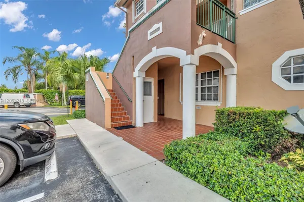 $2,600 | 10018 Hammocks Boulevard, Unit 1015, Miami, FL 33196