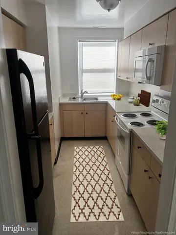 $3,300 | 330 37th Street Southeast, Unit T2, Washington, DC 20019