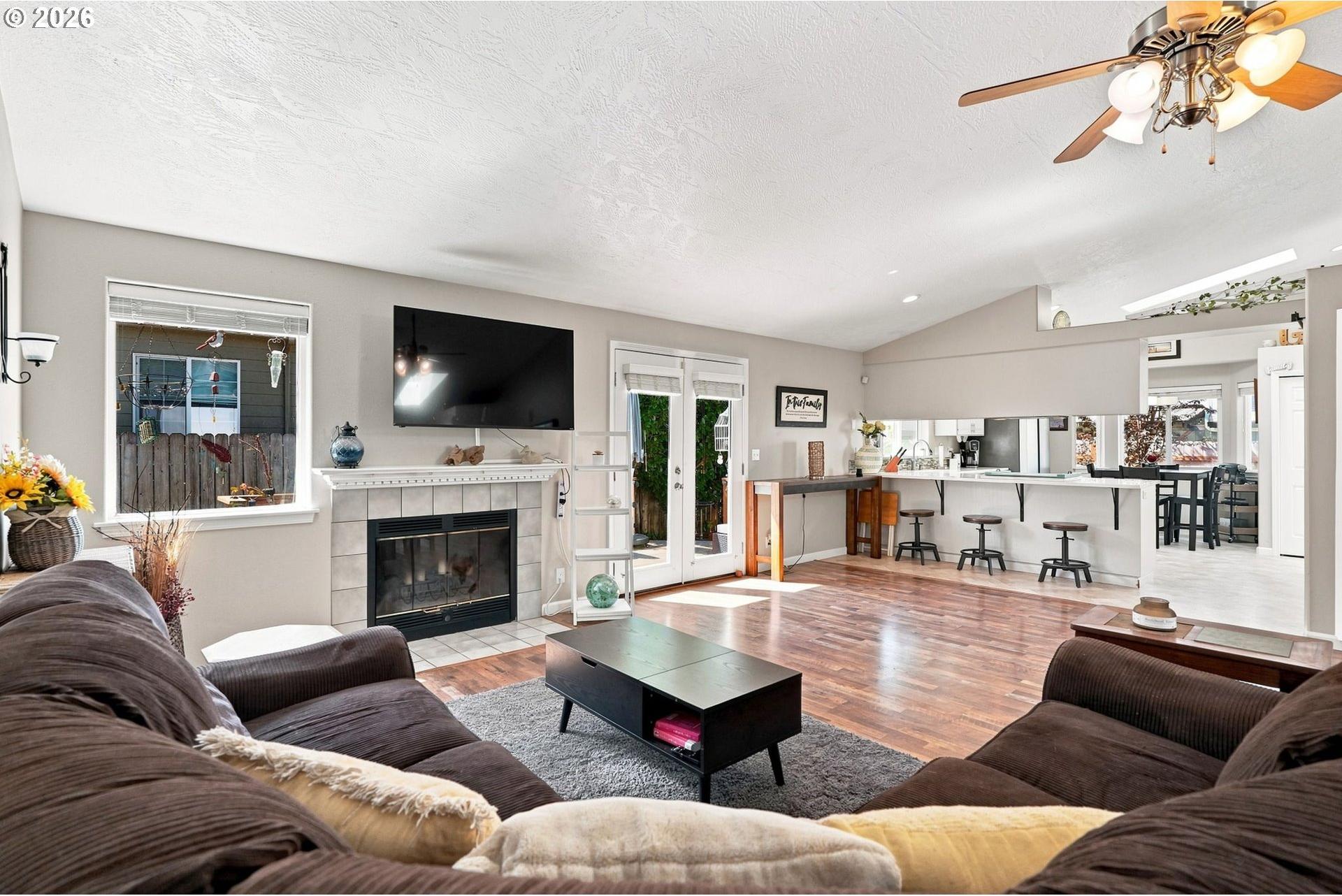 723 71st Street Springfield, OR 97478 - Photo 6 of 32 Gallery Image 6
