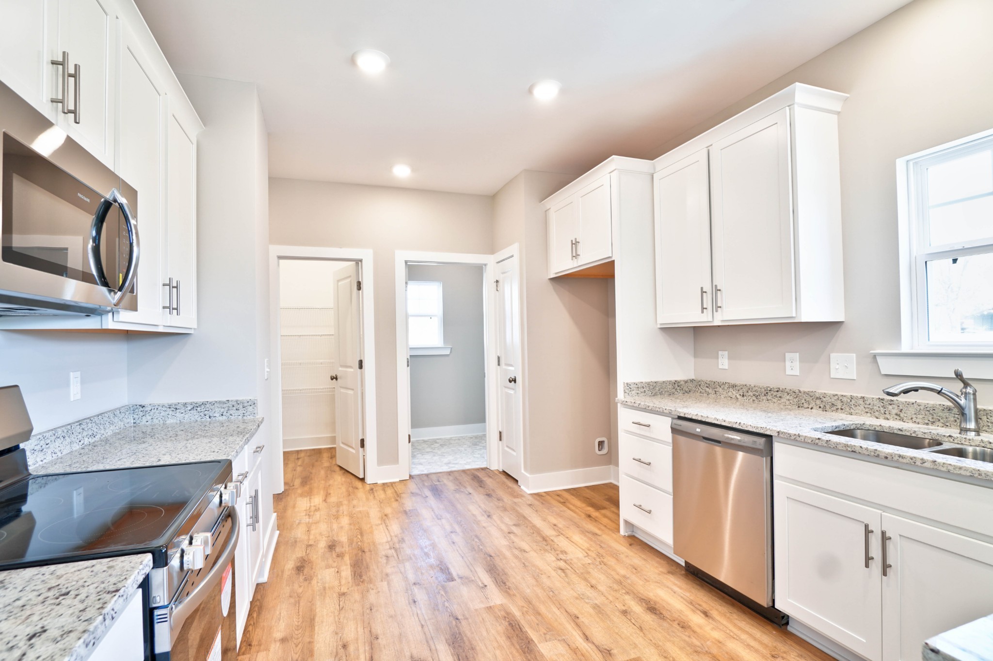 707 Vrabel Road Murfreesboro, TN 37130 - Photo 4 of 15 Gallery Image 4