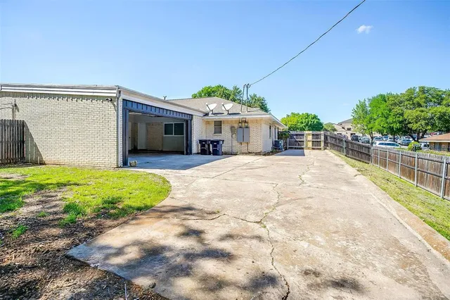 $2,675 | 4759 Fieldcrest Drive, Fort Worth, TX 76109