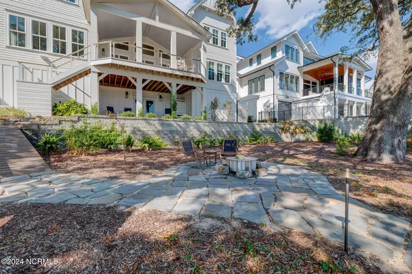 $4,350,000 | 7 Waterfront Circle, Hampstead, NC 28443