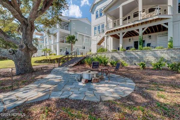 $4,350,000 | 7 Waterfront Circle, Hampstead, NC 28443