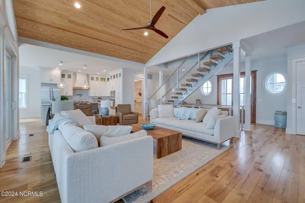 $4,350,000 | 7 Waterfront Circle, Hampstead, NC 28443