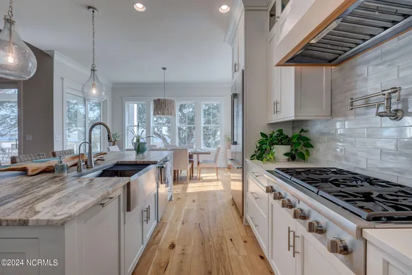 $4,350,000 | 7 Waterfront Circle, Hampstead, NC 28443