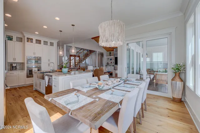 $4,350,000 | 7 Waterfront Circle, Hampstead, NC 28443