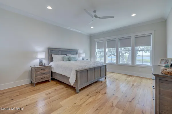 $4,350,000 | 7 Waterfront Circle, Hampstead, NC 28443