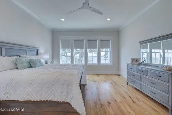 $4,350,000 | 7 Waterfront Circle, Hampstead, NC 28443