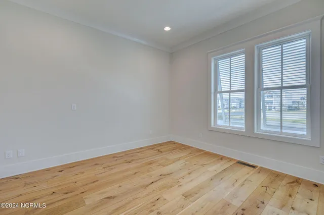 $4,350,000 | 7 Waterfront Circle, Hampstead, NC 28443