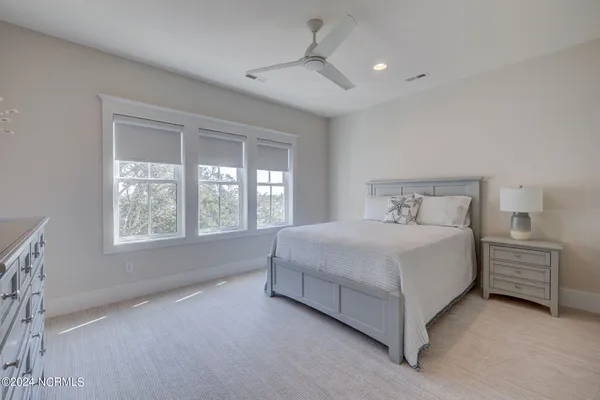 $4,350,000 | 7 Waterfront Circle, Hampstead, NC 28443