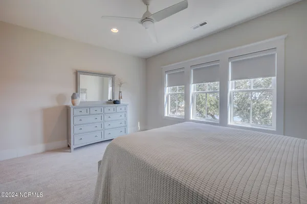 $4,350,000 | 7 Waterfront Circle, Hampstead, NC 28443