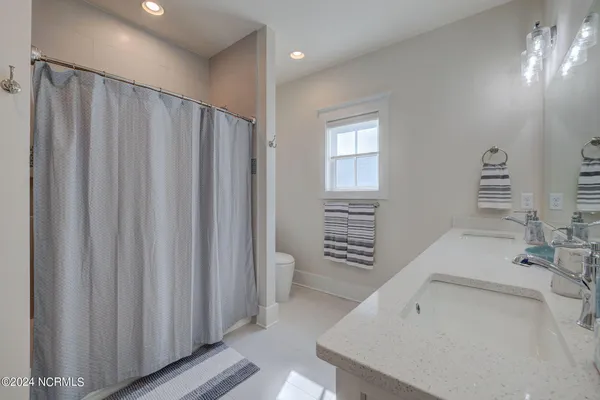 $4,350,000 | 7 Waterfront Circle, Hampstead, NC 28443