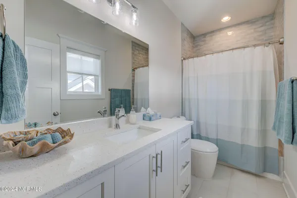 $4,350,000 | 7 Waterfront Circle, Hampstead, NC 28443